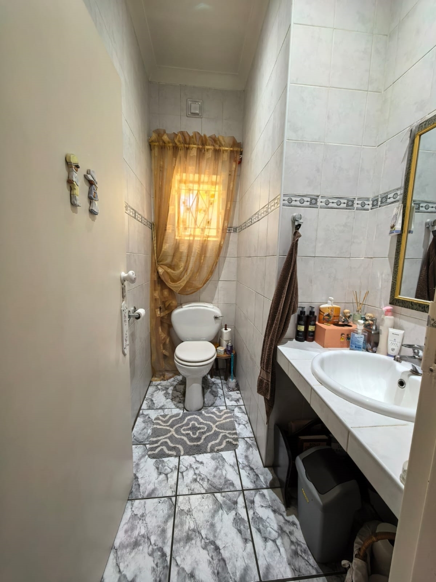 5 Bedroom Property for Sale in Sasolburg Ext 4 Free State